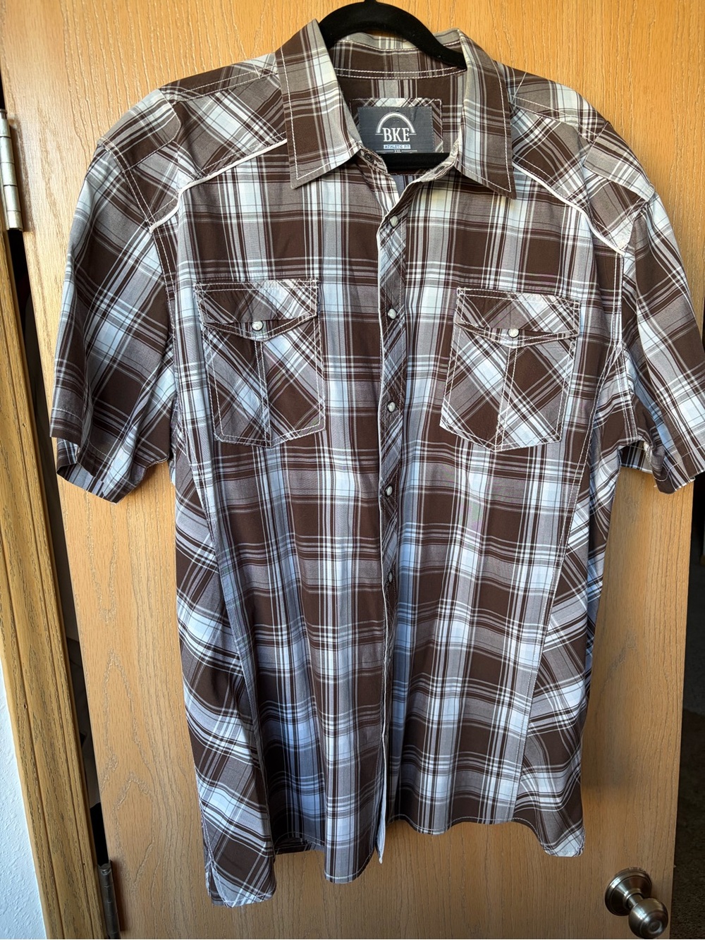 BKE Men’s Brown Plaid Short-Sleeve Button-Up Shirt